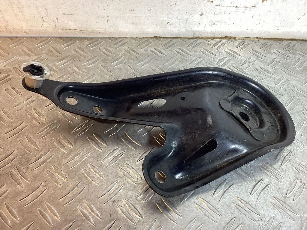 Other front suspension part – Lexus RX 450H (2016-)