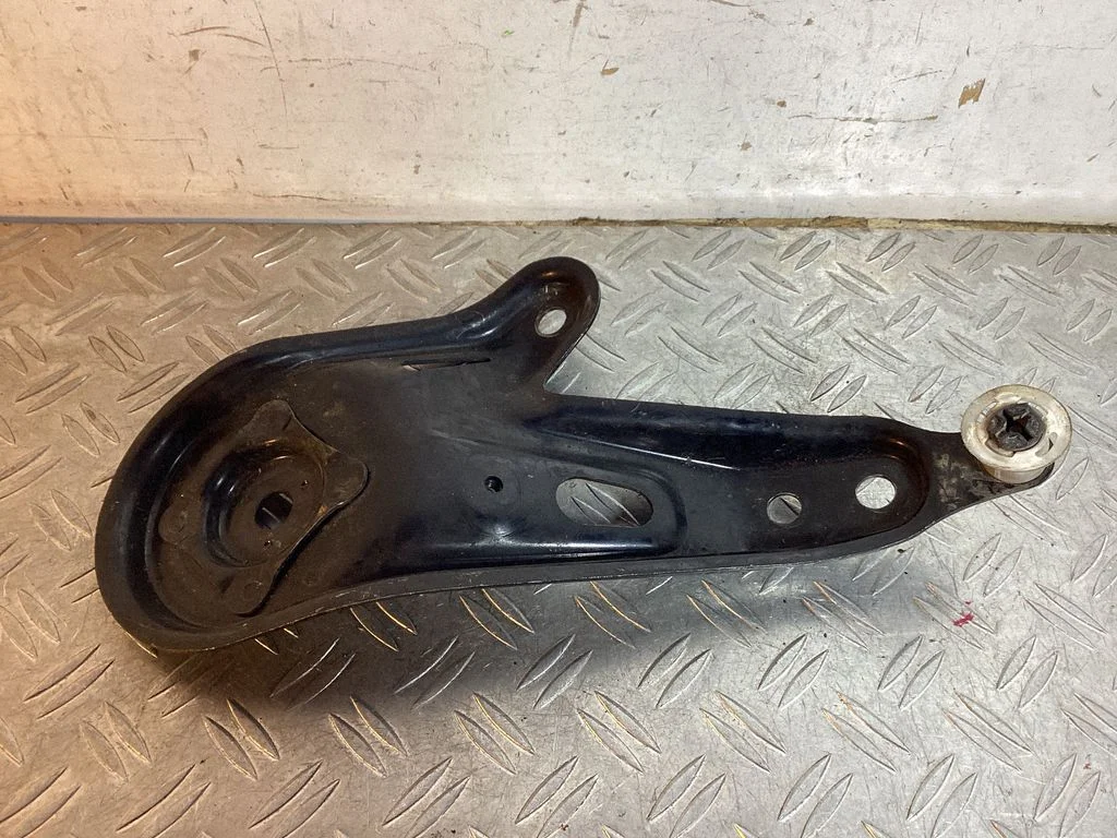 Other front suspension part – Lexus RX 450H (2016-)