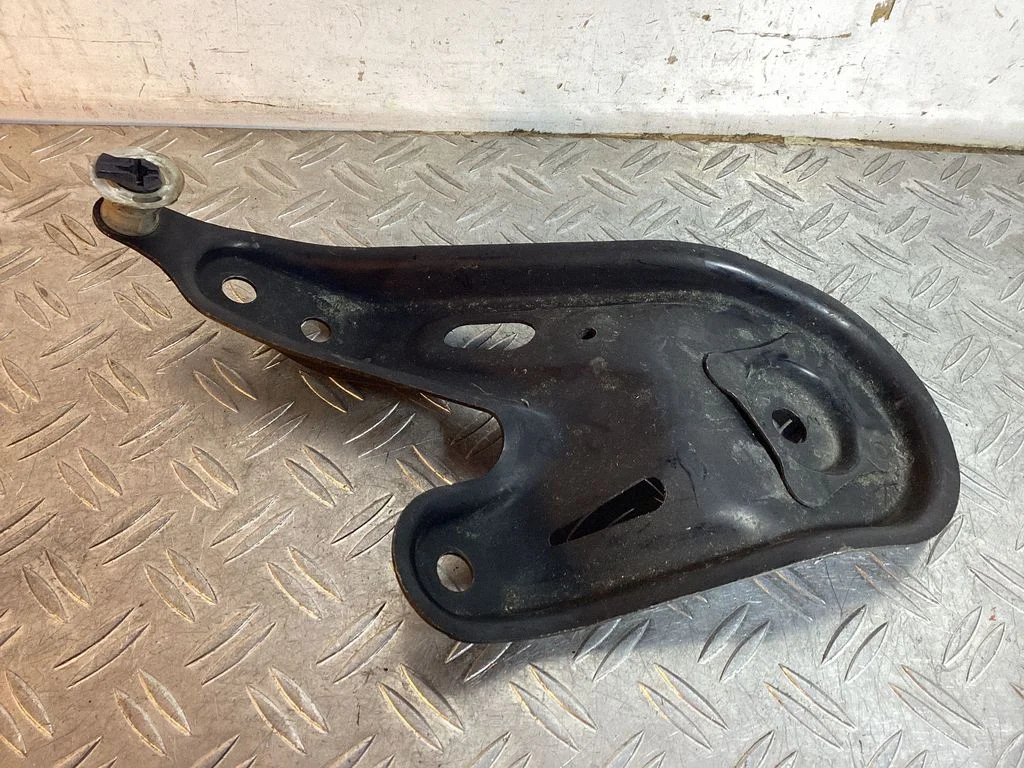Other front suspension part – Lexus RX 450H (2016-)