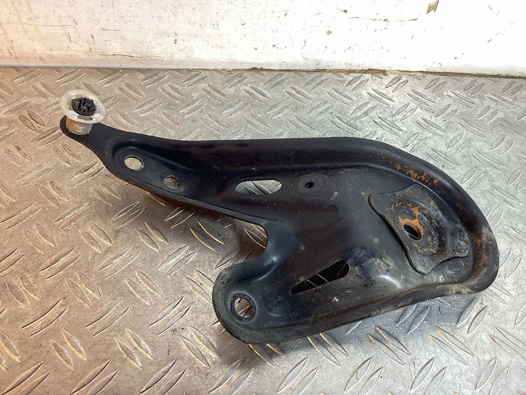 Other front suspension part – Lexus RX 450H (2016-)