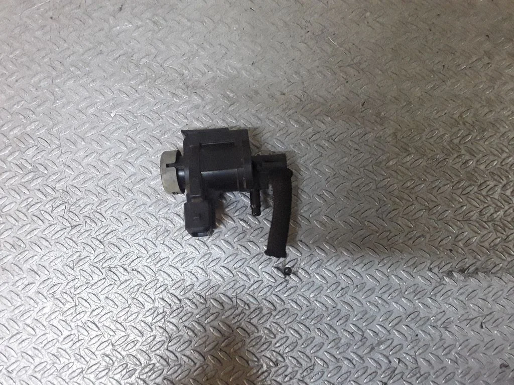 Starteri sissetõmbaja/solenoid – Volkswagen Passat B5.5 (2001-2005)