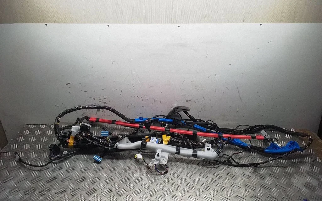 Muud juhtmed / juhtmestik – Tesla Model Y (2020-)