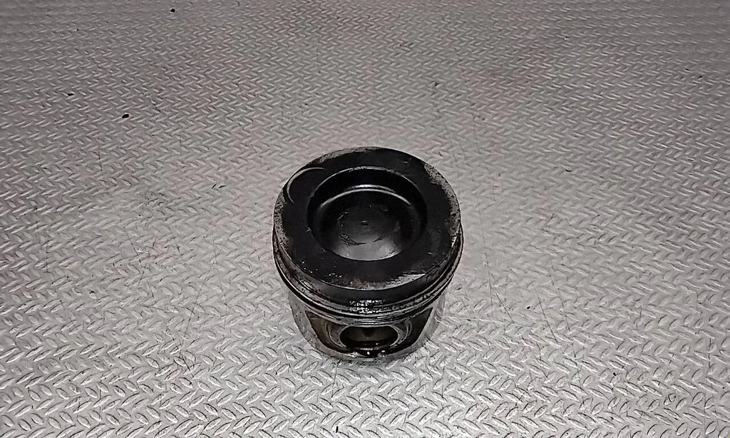 Piston