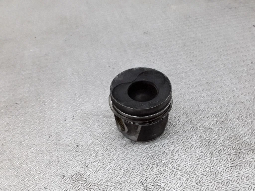 Piston