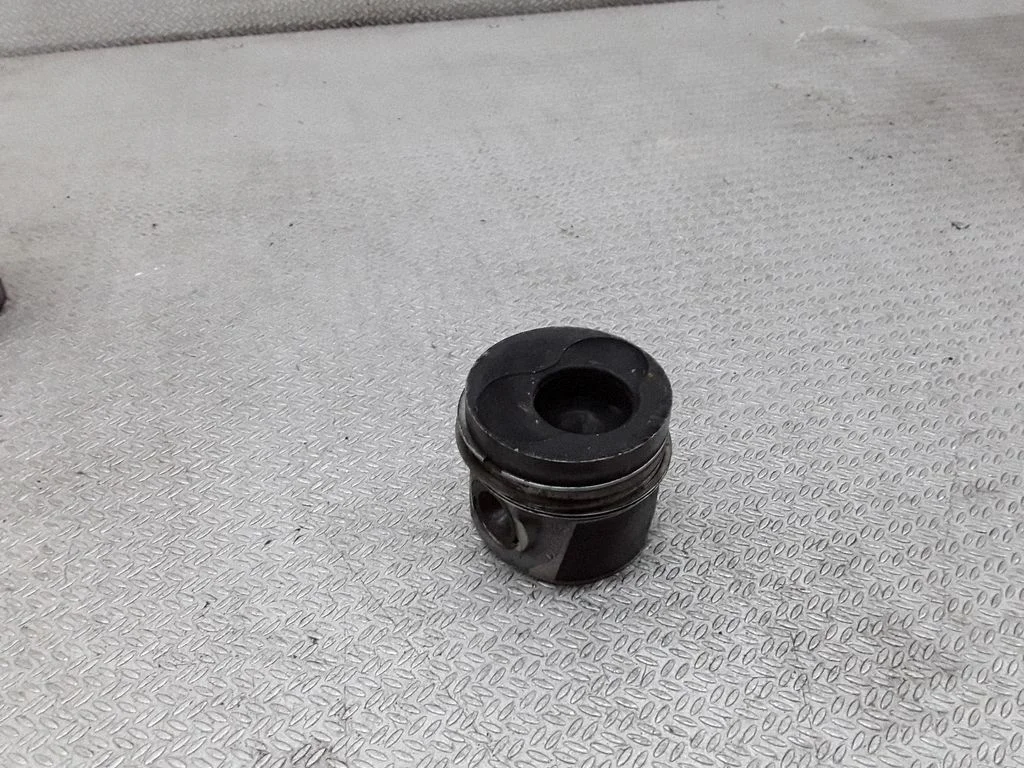 Piston