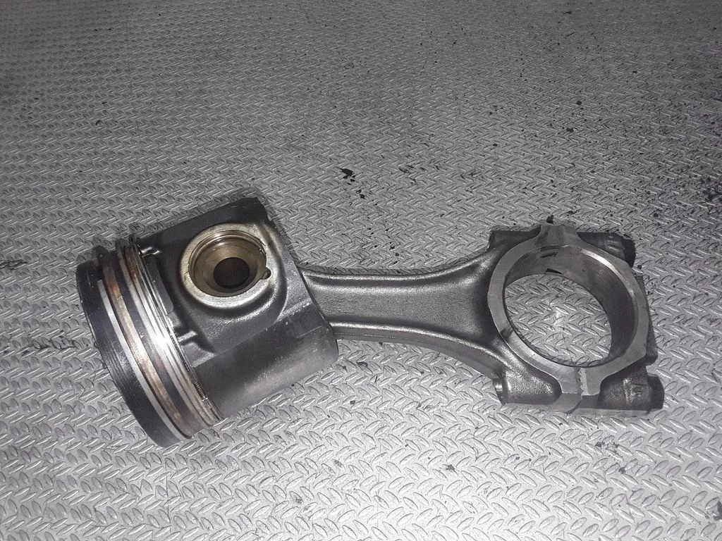 Piston – Renault Master II (2004-2010)