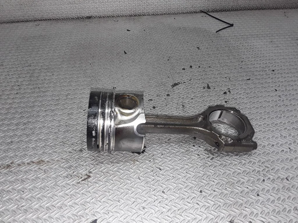 Piston