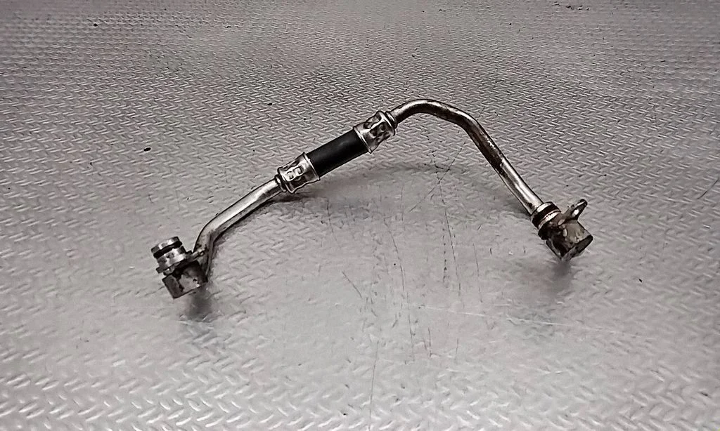 Coolant pipe/hose