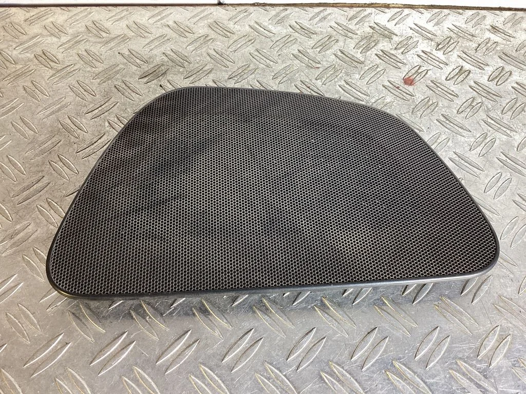 Subwoofer grill/trim – Volvo S90, V90 (2016-)
