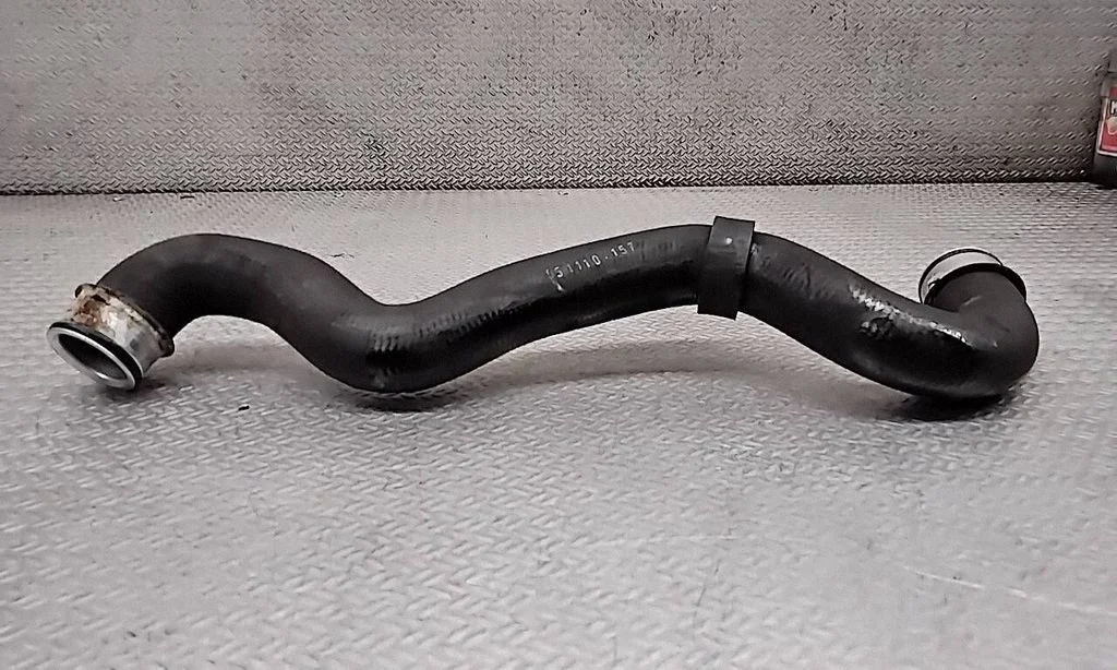 Coolant pipe/hose