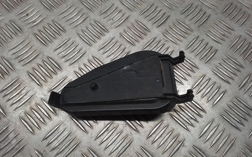 Headlight/headlamp dust cover 97063110400
