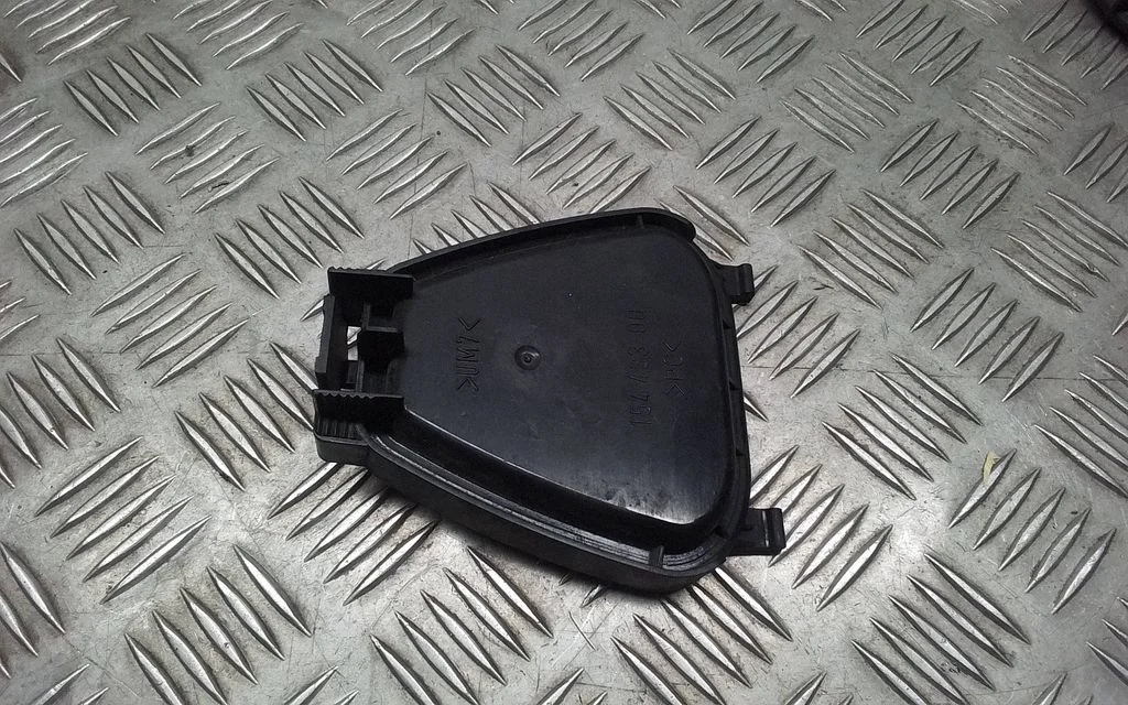 Headlight/headlamp dust cover 15443300 – Volkswagen Passat B5.5 (2001-2005)