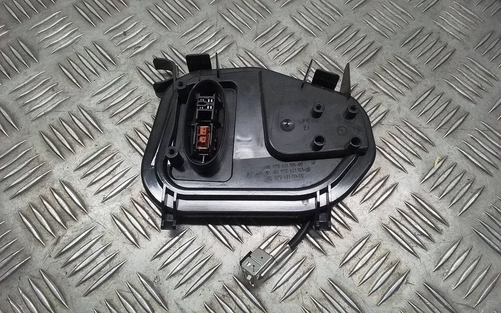 Headlight/headlamp dust cover 97063111100