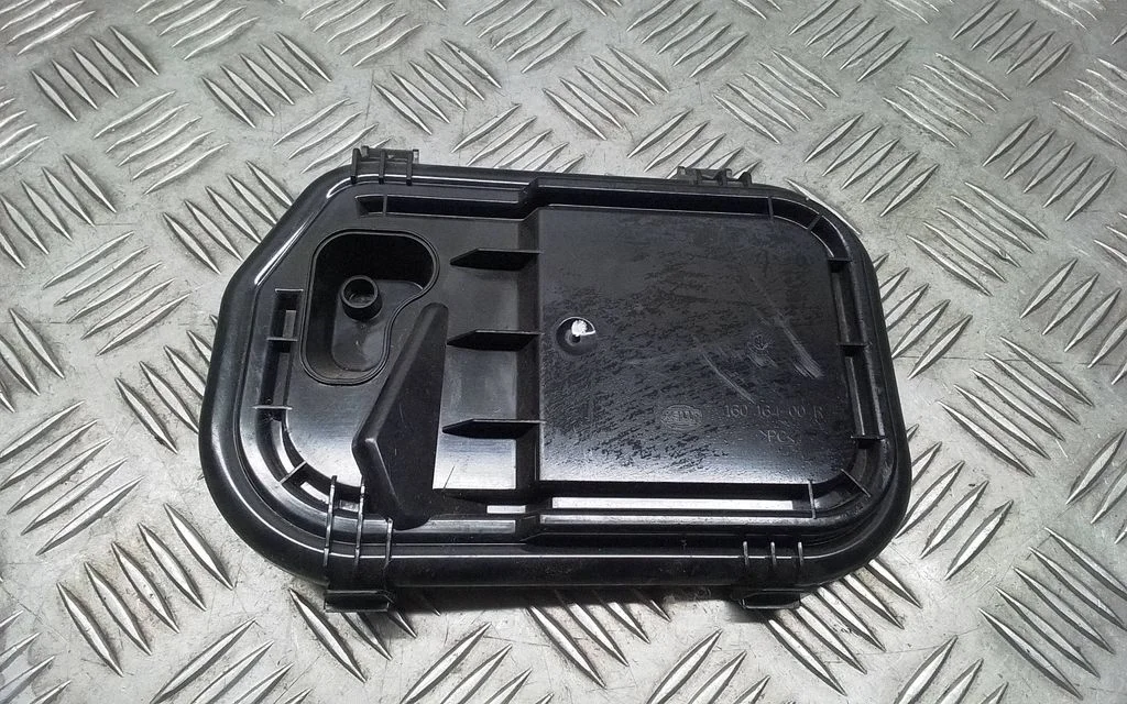 Headlight/headlamp dust cover 16016400
