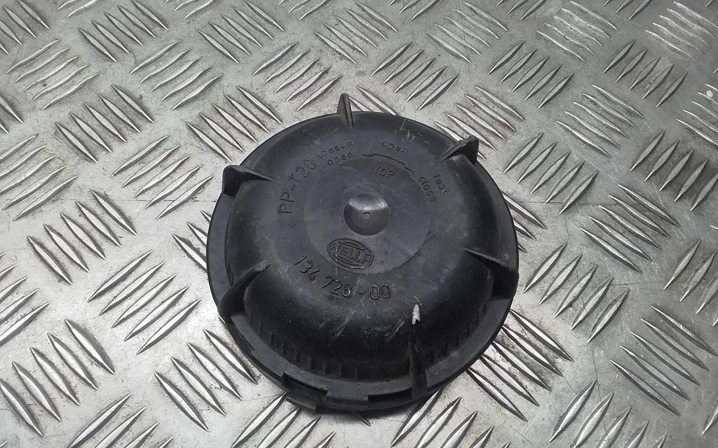 Headlight/headlamp dust cover 13472800 – Volkswagen Passat B3 (1988-1993)