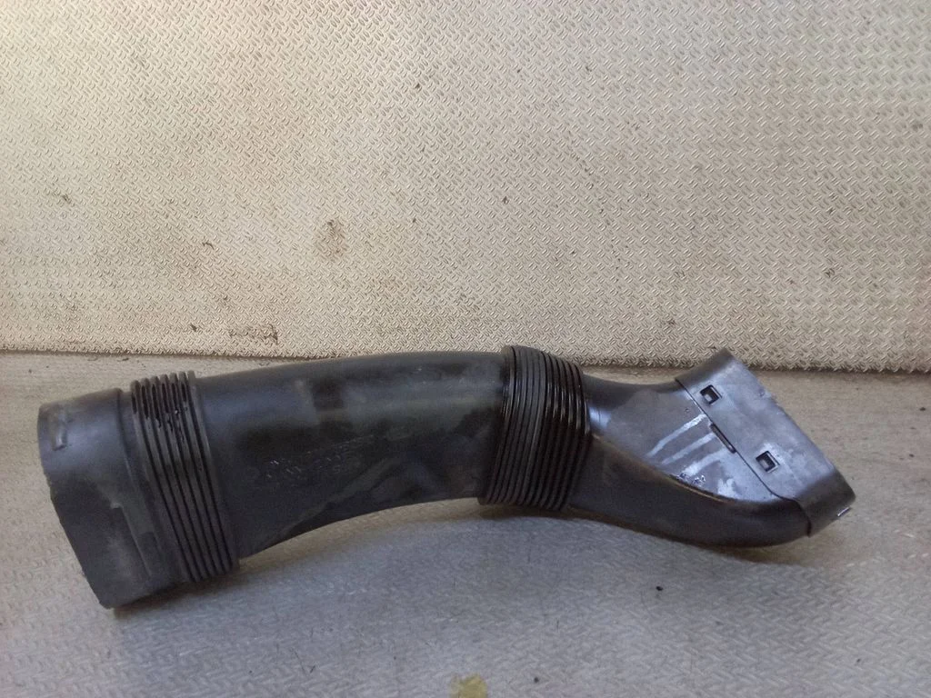 Air intake duct part 13717582310