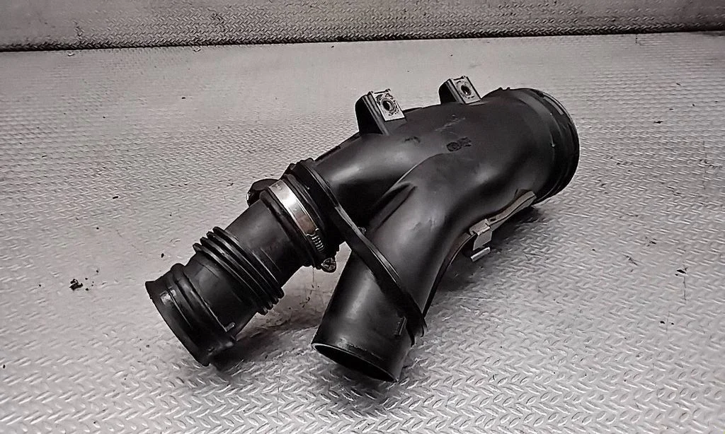 Air intake duct part 7582312