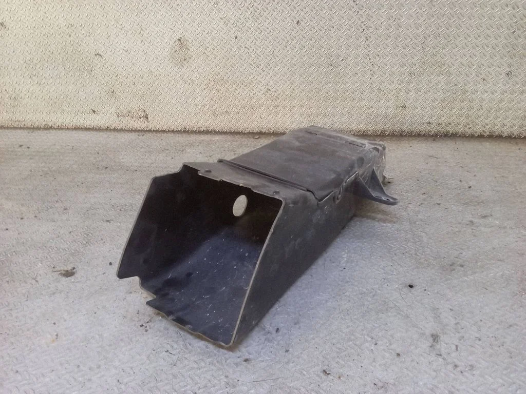 Air intake duct part 7184155