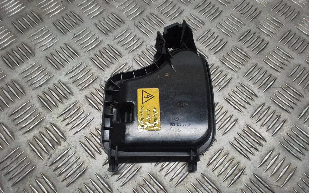 Esitule tolmukate – Mercedes-Benz ML-klass W163 (1997-2005)