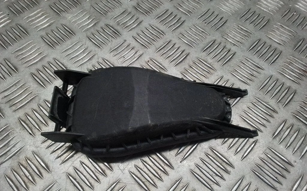 Esitule tolmukate – Mercedes-Benz S-klass W220 (1998-2006)