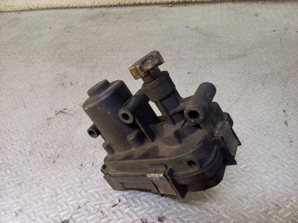 Ieplūdes kolektora vārsta motoriņš TMS2D