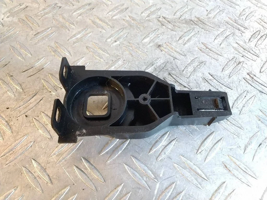 Radiator mount bracket – Porsche Macan (95B) (2019-)