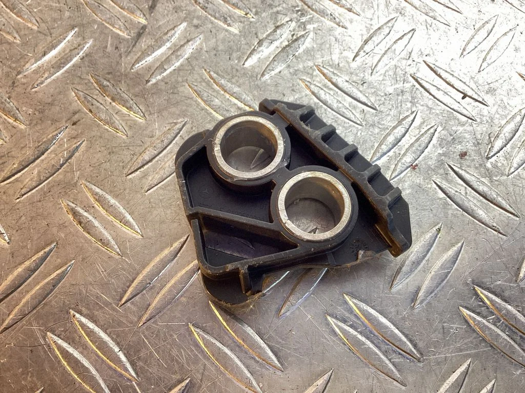 Radiator mount bracket – Mercedes-Benz C-Class W205 (2014-2021)
