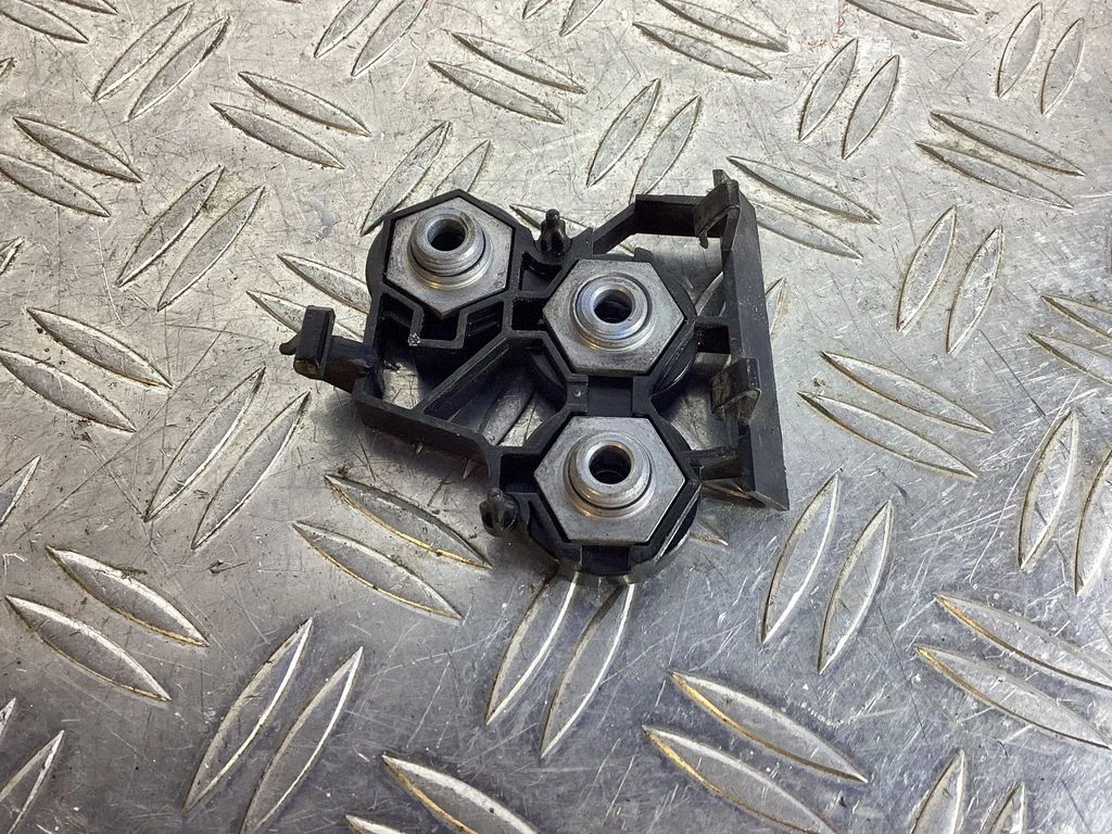 Radiator mount bracket – Mercedes-Benz GLC-Class C253 (2016-)