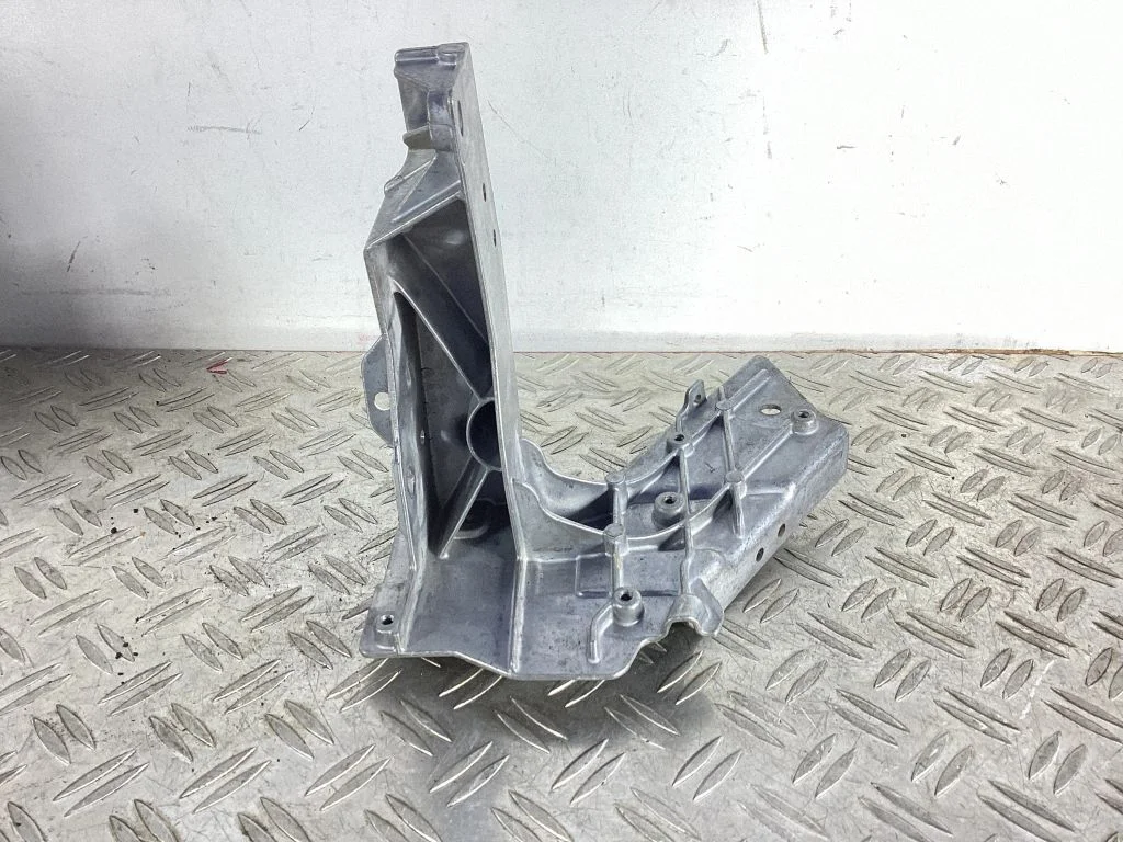 Radiator mount bracket – Mercedes-Benz GLC-Class C253 (2016-)