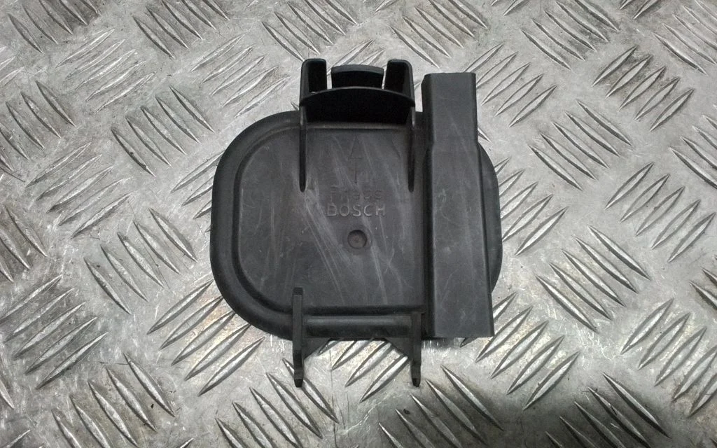 Esitule tolmukate – Audi A8 S8 D2 4D (1994-2002)