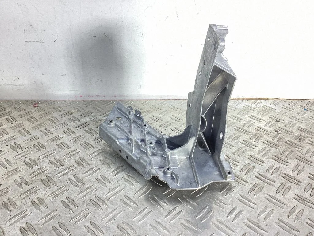 Radiator mount bracket – Mercedes-Benz GLC-Class C253 (2016-)