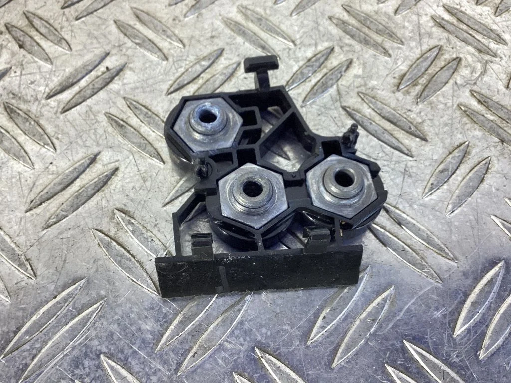 Radiator mount bracket – Mercedes-Benz GLC-Class C253 (2016-)