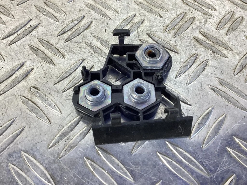 Radiator mount bracket – Mercedes-Benz GLC-Class C253 (2016-)
