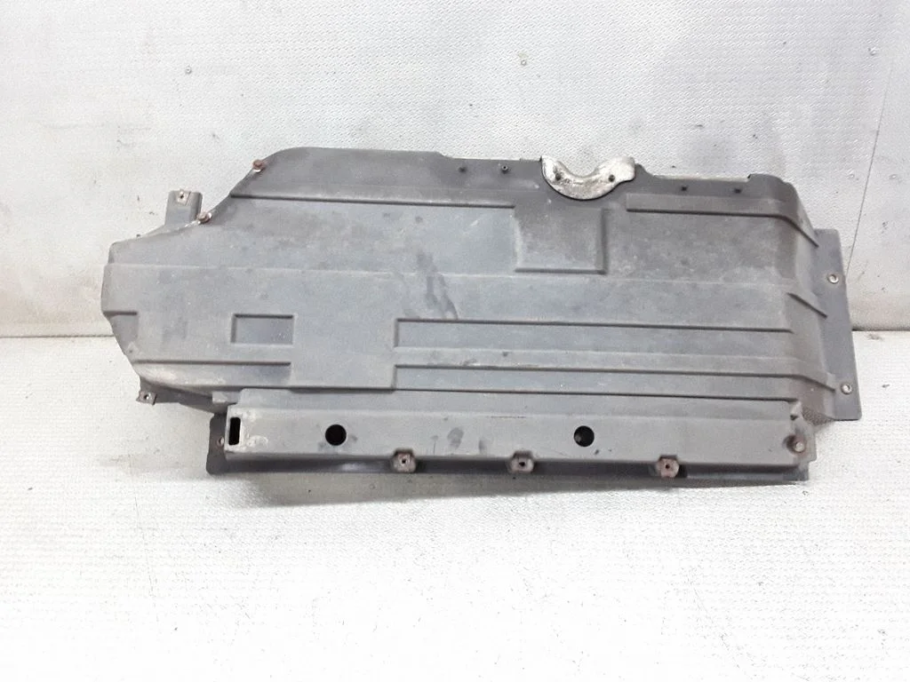 Fuel tank bottom protection