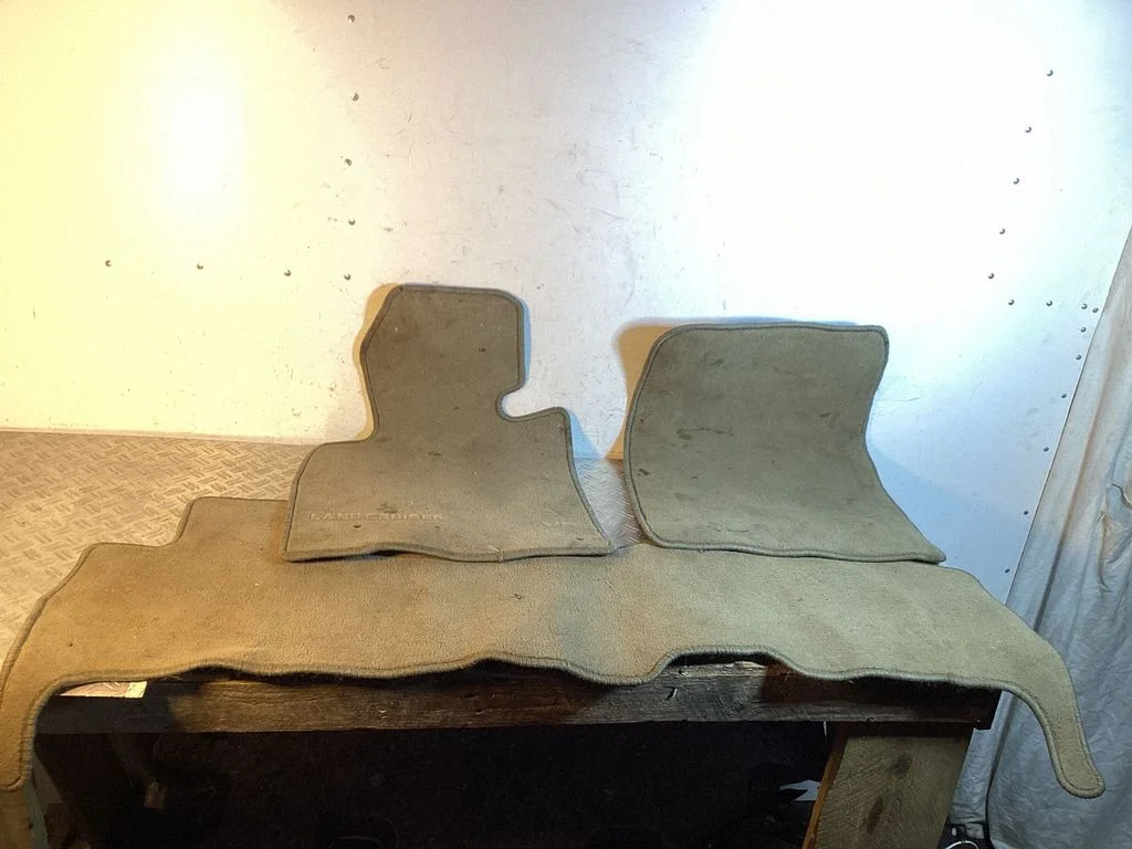 Car floor mat set – Toyota Land Cruiser (J200) (2008-)