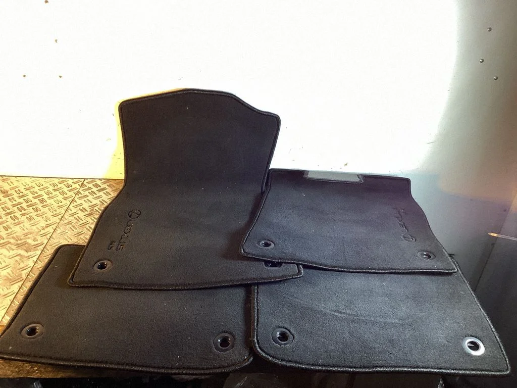 Car floor mat set – Lexus RX 450H (2016-)
