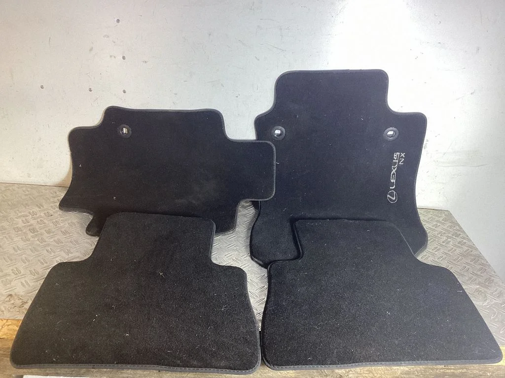 Car floor mat set – Lexus NX (2021-)
