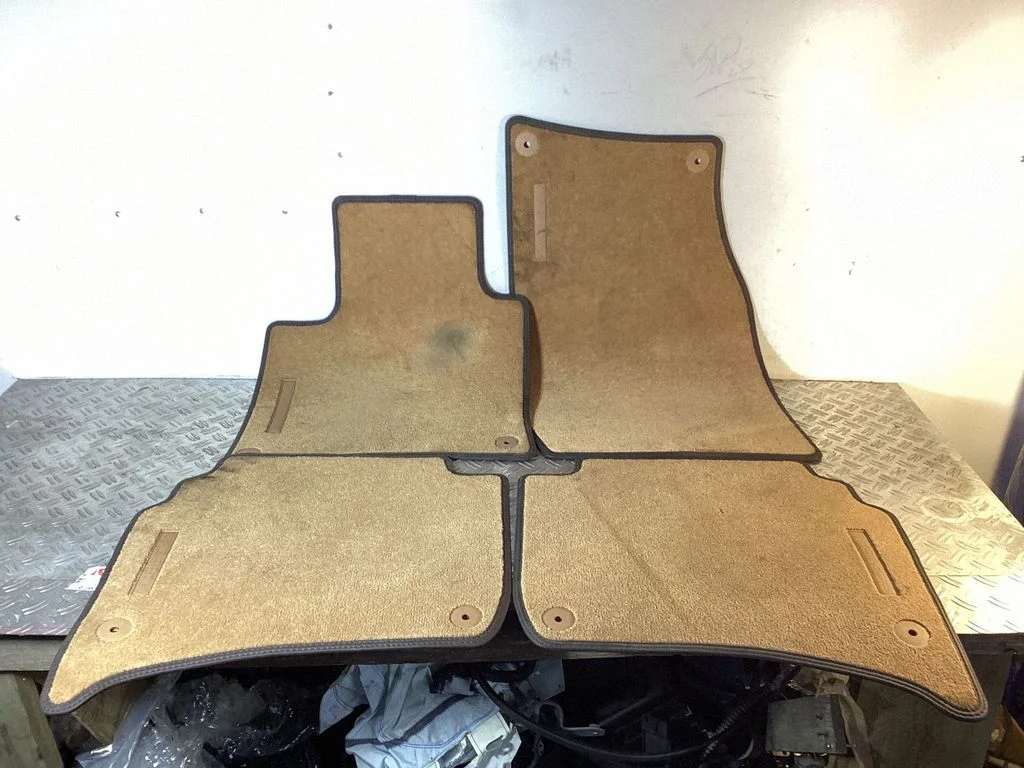 Car floor mat set – Porsche Cayenne (92A) (2010-2017)