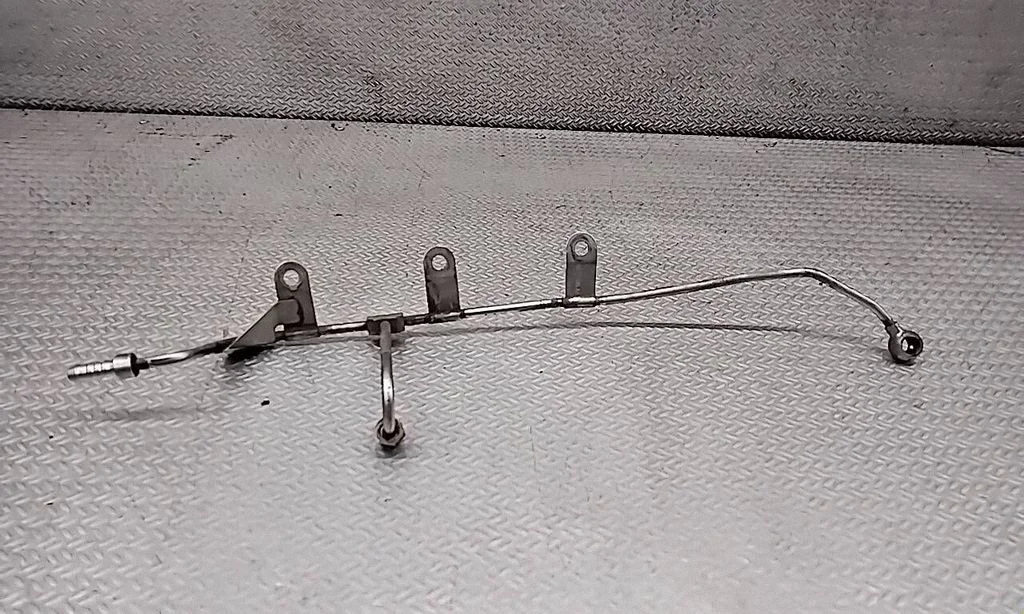 Fuel line pipe 06F127505AA