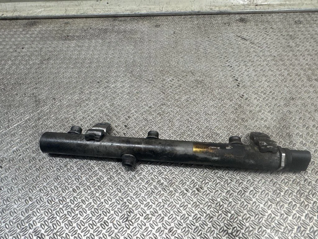 Kütuse magistraaltoru A6420702595