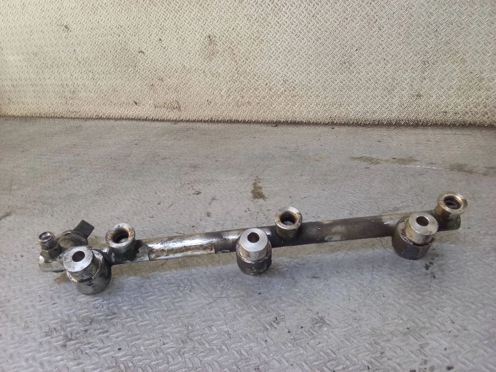 Fuel main line pipe