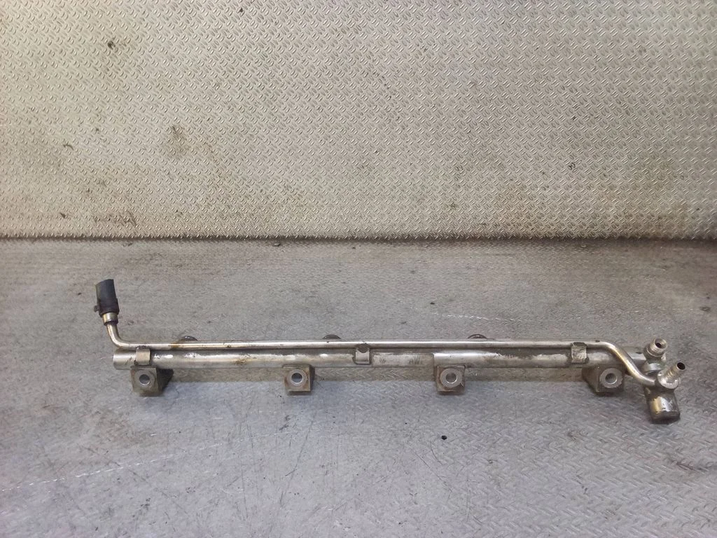 Fuel main line pipe 03H133316J