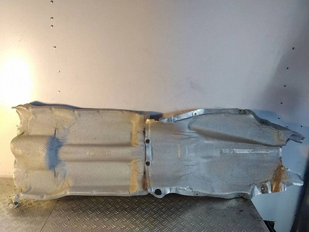 Exhaust heat shield 51487227524