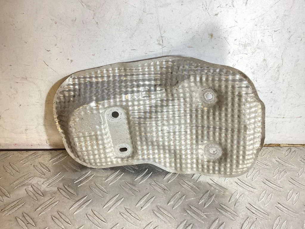 Väljalaske soojusisolatsioon (kuumakaitse) – Porsche Cayenne (92A) (2010-2017)