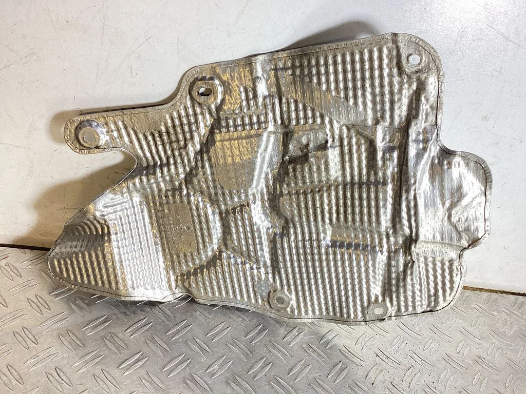 Väljalaske soojusisolatsioon (kuumakaitse) – Porsche Cayenne (92A) (2010-2017)