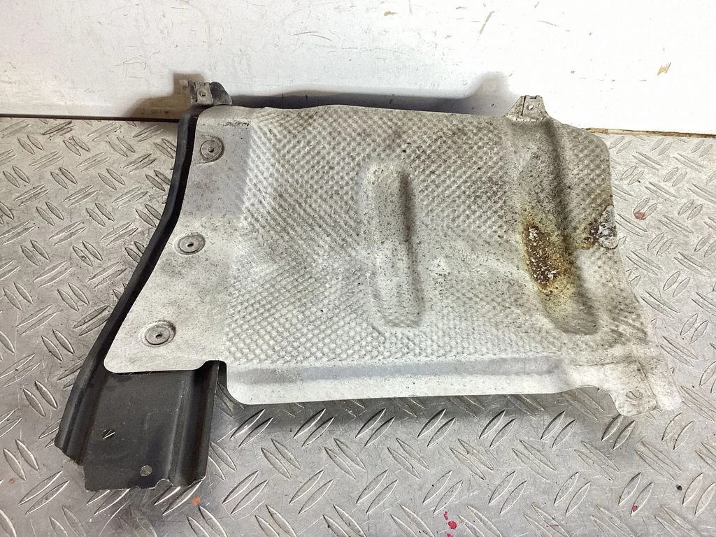 Exhaust heat shield – Mercedes-Benz E-Class W212 (2009-2016)