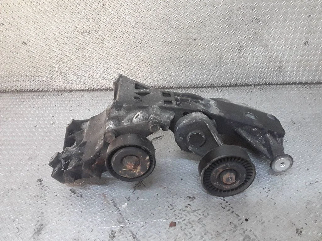 Generator/alternator bracket – Mercedes-Benz B-Class W245 (2005-2011)