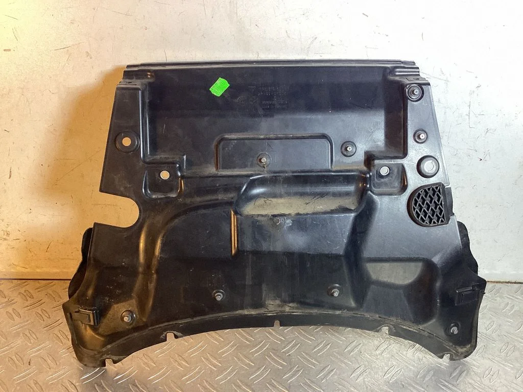 Heat shield in engine bay – Porsche Cayenne (92A) (2010-2017)