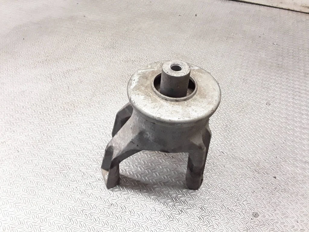 Engine mount bracket 7H0199849AT