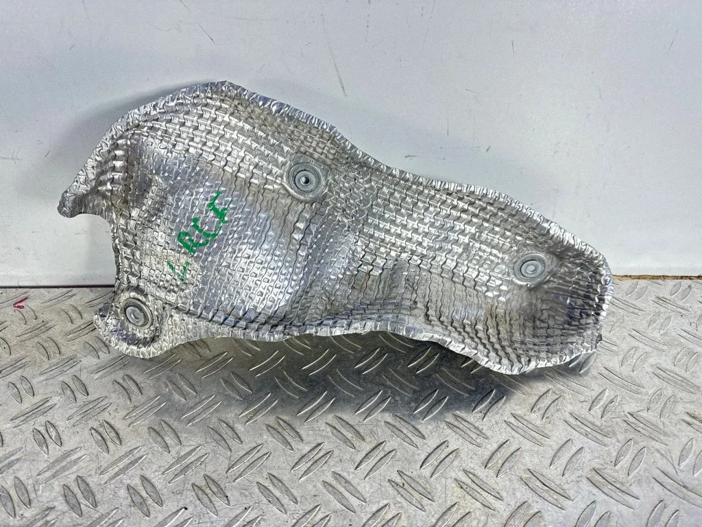 Väljalaske soojusisolatsioon (kuumakaitse) – Lexus RC (2014-)